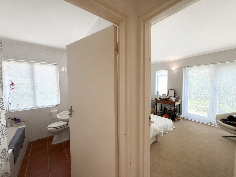 2 Bedroom Property for Sale in Camps Bay Western Cape